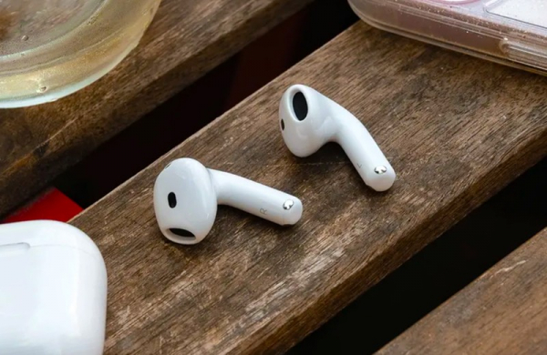 Обзор Apple AirPods 4: немного более доступных наушников без ANC