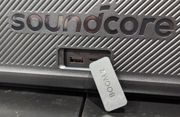 Soundcore Boom 2: обзор Bluetooth-колонки с подсветкой и мощными басами