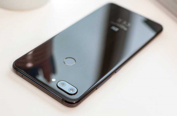 Обзор Xiaomi Mi 8 Lite доступного не слабого смартфона