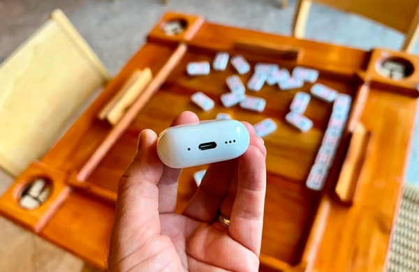 Обзор Apple AirPods 4: немного более доступных наушников без ANC
