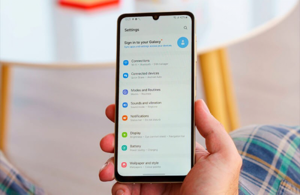 Обзор Samsung Galaxy A06: самого дешёвого смартфона компании для основных задач