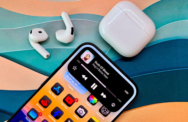 Обзор Apple AirPods 4: немного более доступных наушников без ANC