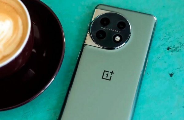 Обзор OnePlus 11: лучшего флагманского смартфона компании за последние несколько лет