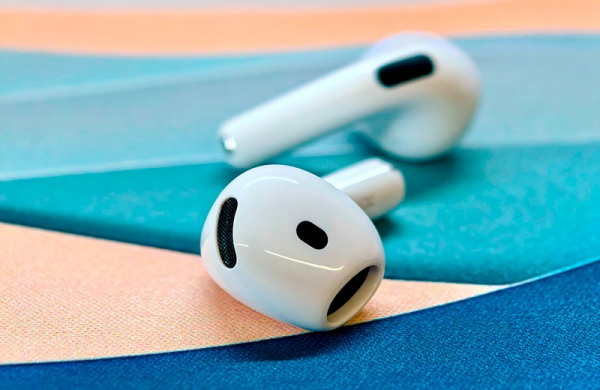 Обзор Apple AirPods 4: немного более доступных наушников без ANC