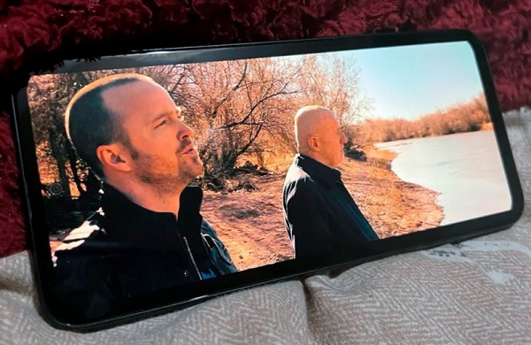 Обзор HTC U23 Pro не самого впечатляющего смартфона от легендарного бренда из прошлого