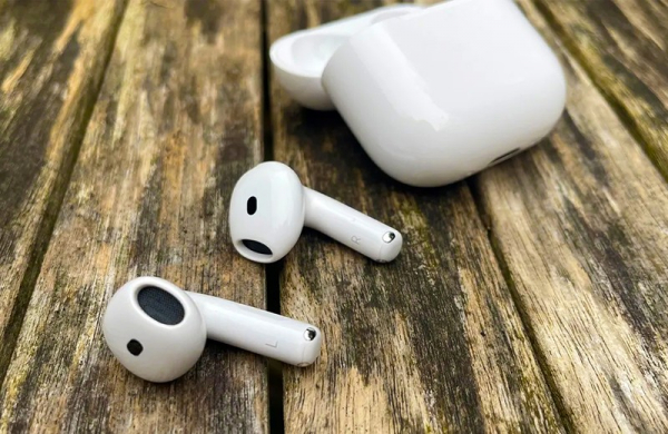 Обзор Apple AirPods 4: немного более доступных наушников без ANC