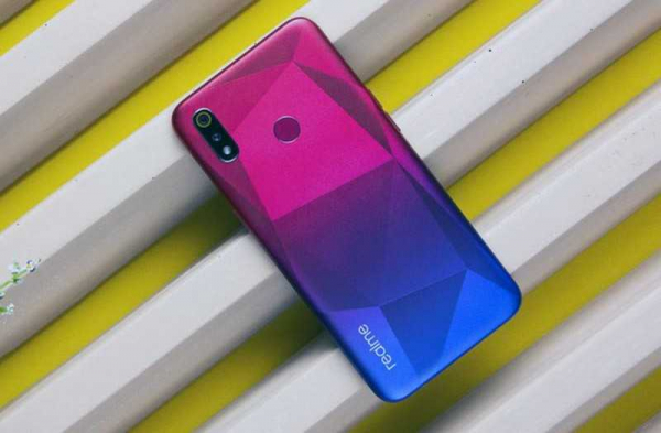 Обзор Realme 3i: если нужен красивый бюджетный смартфон