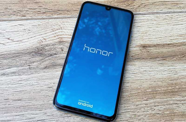 Обзор Honor 10 Lite: бюджетный телефон с потрясной внешностью